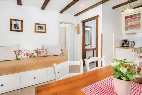Holiday House - Old Olive