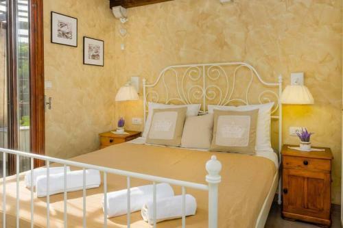 Holiday House - Old Olive
