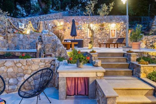 Holiday House - Old Olive