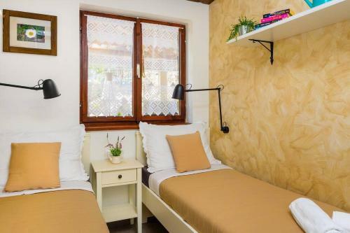 Holiday House - Old Olive