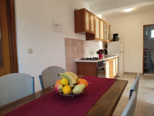 Nives Apartmani