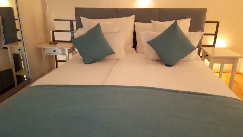 Studio Apartment Vanna - 1st Row To The Sea