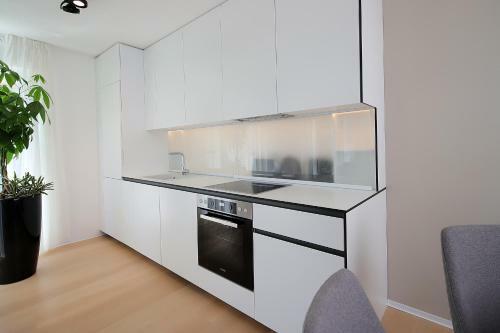 Designed Apartment With Swimming Pool Near The Beach