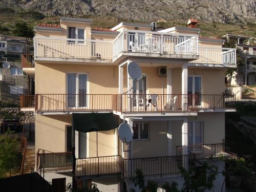 Apartments With A Parking Space Stanici, Omis - 12158