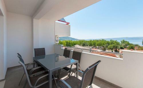 Apartman Mira- Omis