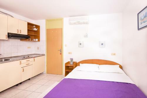 Hostal Aga Beach Suites