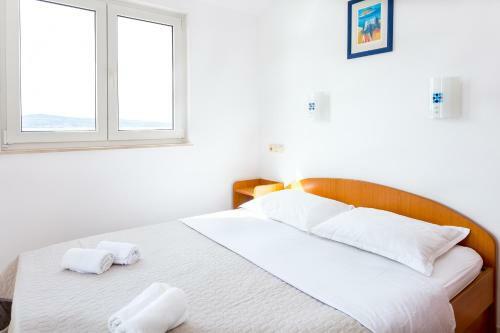 Hostal Aga Beach Suites