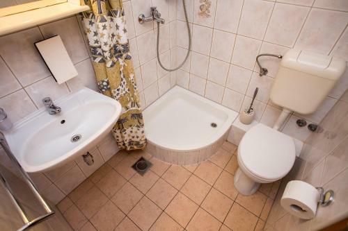 Hostal Aga Beach Suites