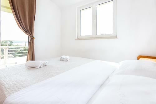 Hostal Aga Beach Suites