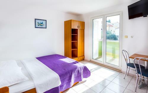 Hostal Aga Beach Suites