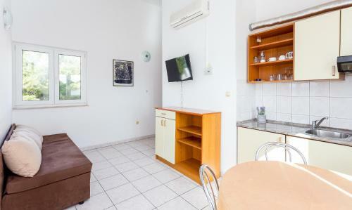 Hostal Aga Beach Suites