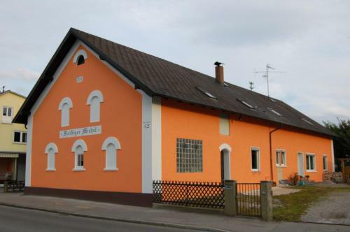 Hostal "nesthocker" Caf�-snackbar-pension-bauwagencamp