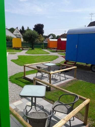 Hostal "nesthocker" Caf�-snackbar-pension-bauwagencamp