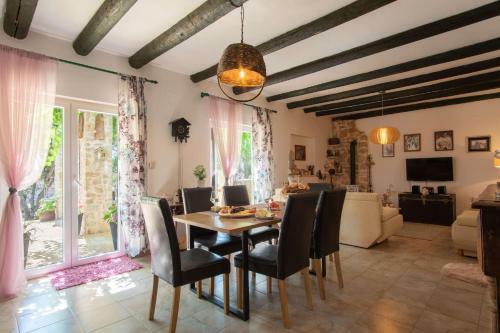 Opg Pelej? - Holiday House Powered By Solar Energy