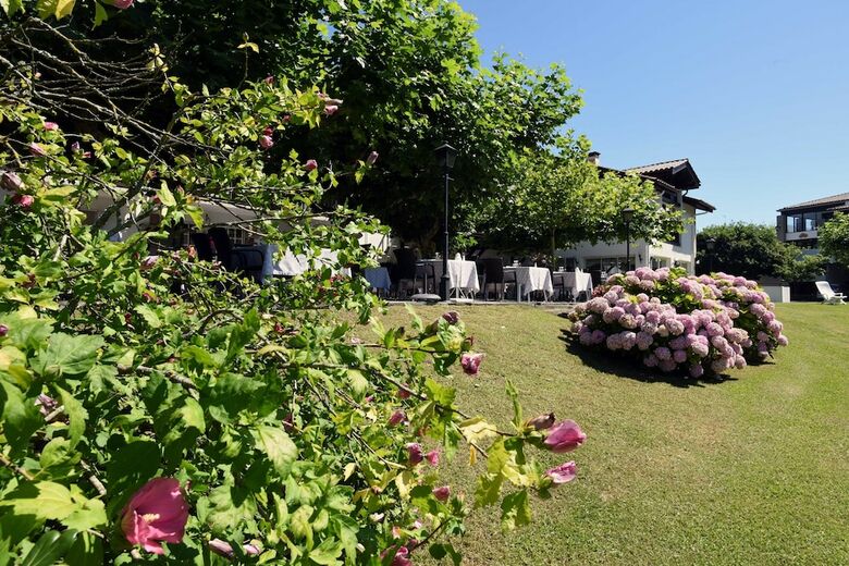 Hotel Les Jardins De Bakea