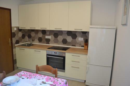 Apartments Mare