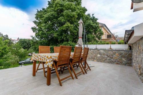 Apartment In Malinska/insel Krk 38057