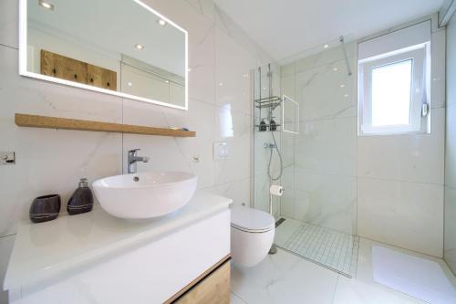 Apartment Crystal Aura 2