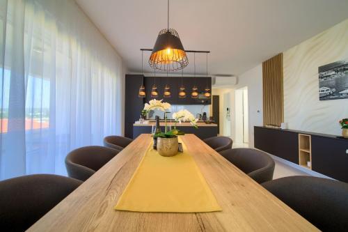 Apartment Crystal Aura 2