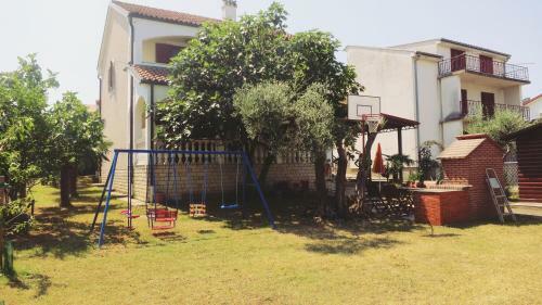 Apartments With A Parking Space Malinska, Krk - 19254