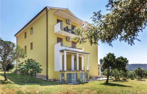 Beautiful Apartment In Pomer With 1 Bedrooms