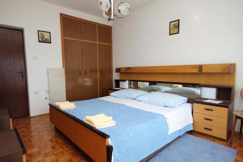 Apartments With Wifi Novi Vinodolski - 5583