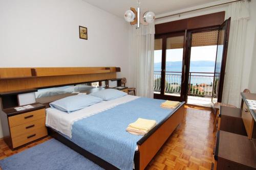Apartments With Wifi Novi Vinodolski - 5583