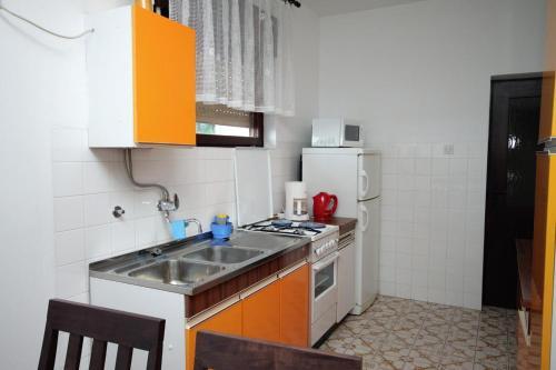 Apartments With Wifi Novi Vinodolski - 5583
