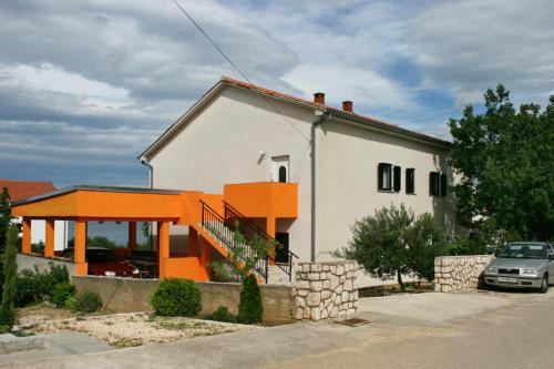 Apartments With A Parking Space Novi Vinodolski - 5514