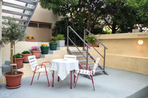 Apartments With A Parking Space Novi Vinodolski - 13159