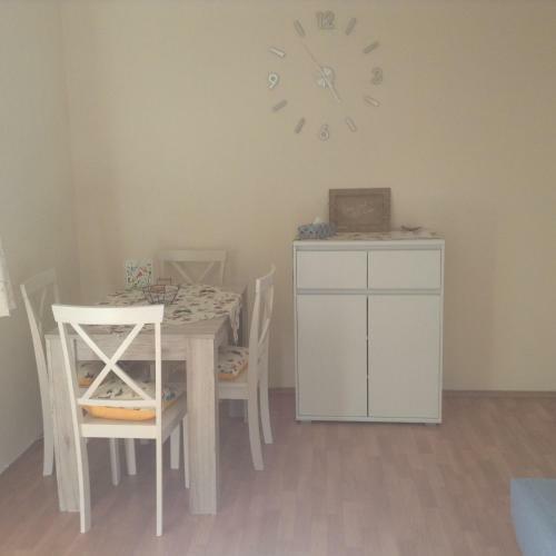 Redhill Apartments