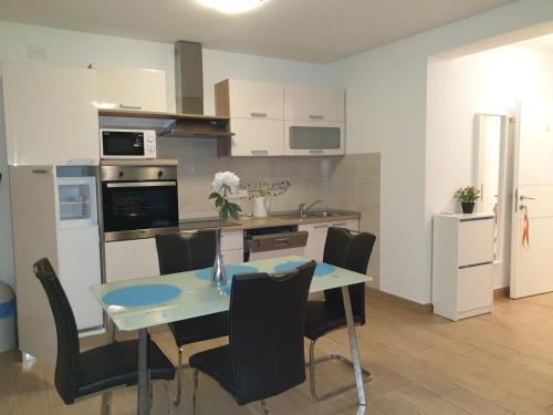 Apartments Ivan?i? 2