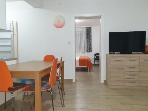 Apartments Ivan?i? 2