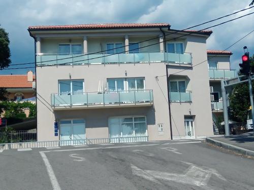 Apartments Ivan?i? 2