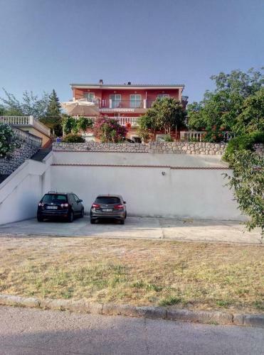 Apartments With A Parking Space Novi Vinodolski - 17596
