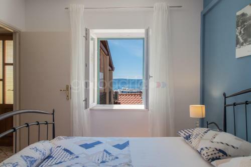 Seafront Apartment Mirta