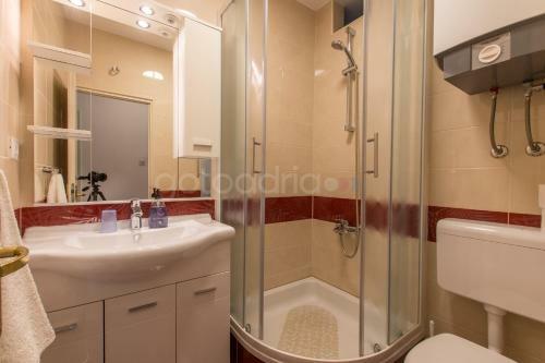 Seafront Apartment Mirta