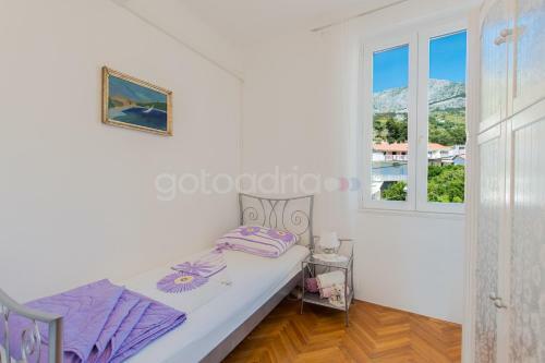 Seafront Apartment Mirta