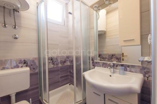 Seafront Apartment Mirta