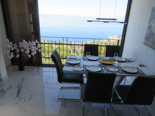 Villa Lea With Private Pool, Tennis Court And Mini Golf Course