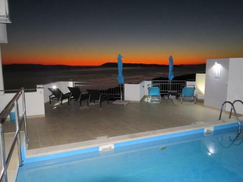 Villa Lea With Private Pool, Tennis Court And Mini Golf Course