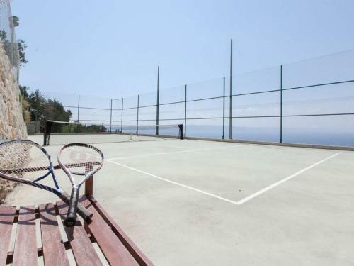 Villa Lea With Private Pool, Tennis Court And Mini Golf Course