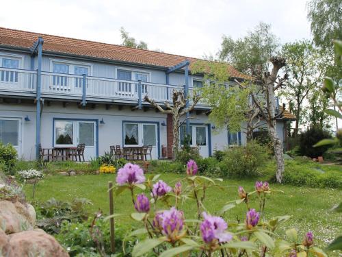 Spacious Apartment With Garden In Rerik Germany