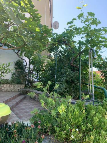 Apartamento Garden Bungalow By The Sea