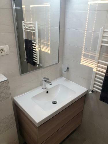 Sunny Apartment Ana