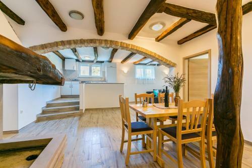 House Niko For 8 To 10 People