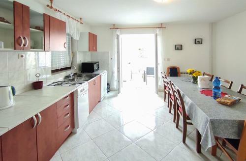 Spacious Apartment In A Quiet Location Near The Beach