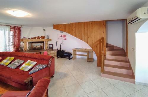 Spacious Apartment In A Quiet Location Near The Beach