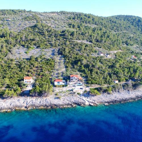 Dona Maria Seafront Villa With Pool