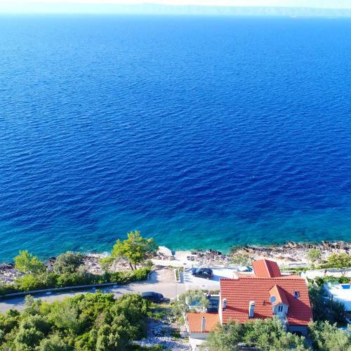 Dona Maria Seafront Villa With Pool